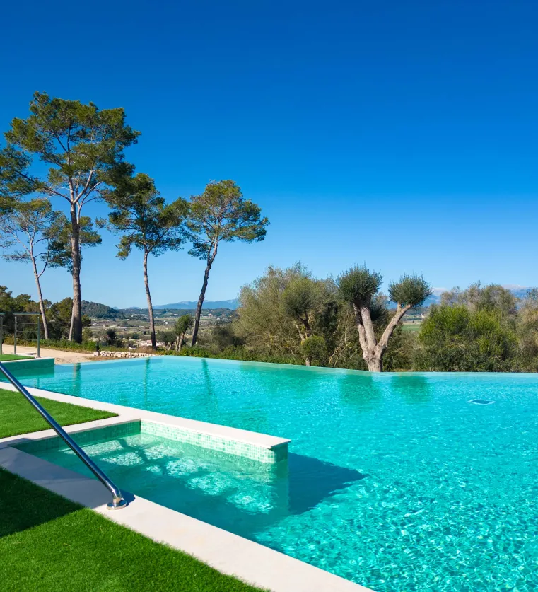 Infinity Outdoor Pool